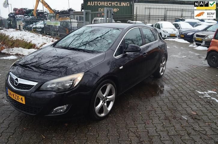 Occasion 2010 Opel Astra Stationwagen | € 2.250 (Super prijs) - Afbeelding 1/4