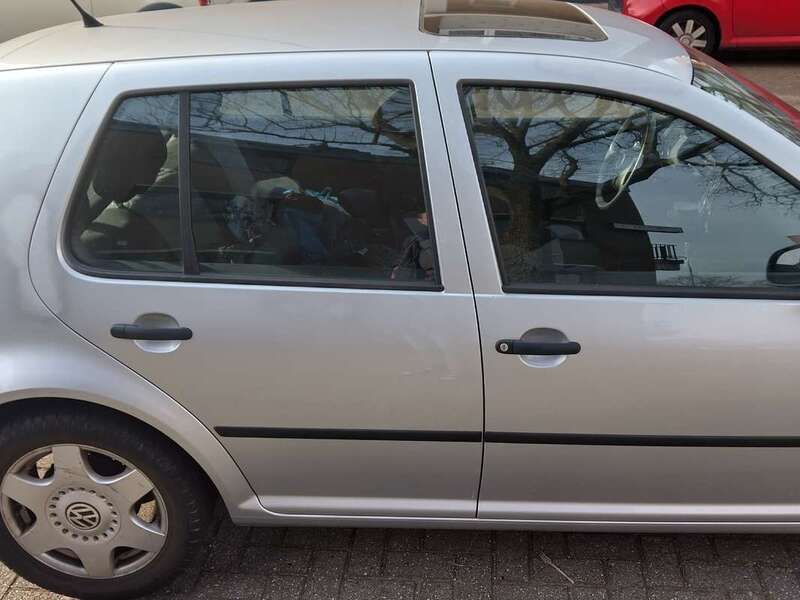 Zilver Gebruikt 2000 VW Golf IV Hatchback | € 1.900 - Afbeelding 1/4