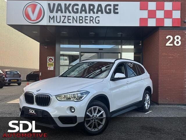 Wit Gebruikt 2019 BMW X1 Executive SUV | € 20.945 (Super prijs) - Afbeelding 1/4