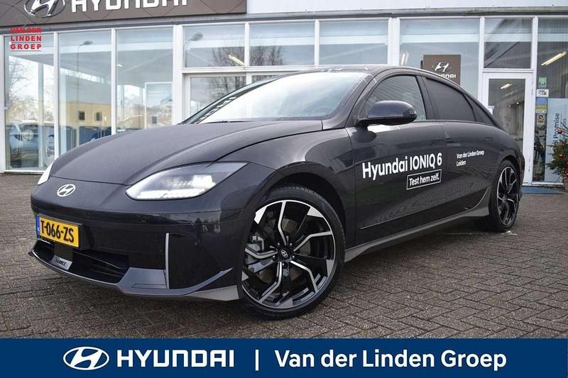 Blauw Occasion 2023 Hyundai Ioniq 6 Sedan | € 33.895 (Eerlijke prijs) - Afbeelding 1/4