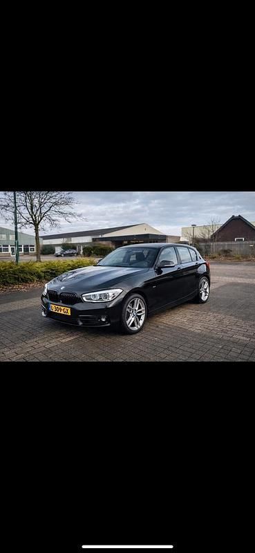 Occasion 2018 BMW 120 Hatchback | € 17.750 (Eerlijke prijs) - Afbeelding 1/4