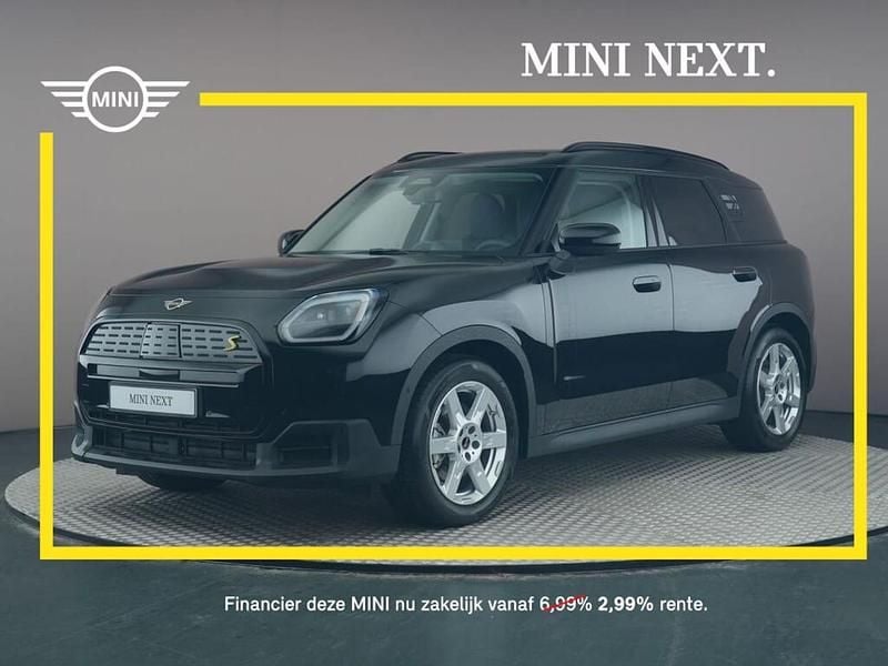Zwart Nieuw 2025 Mini Countryman Classic SUV | € 43.990 (Super prijs) - Afbeelding 1/4