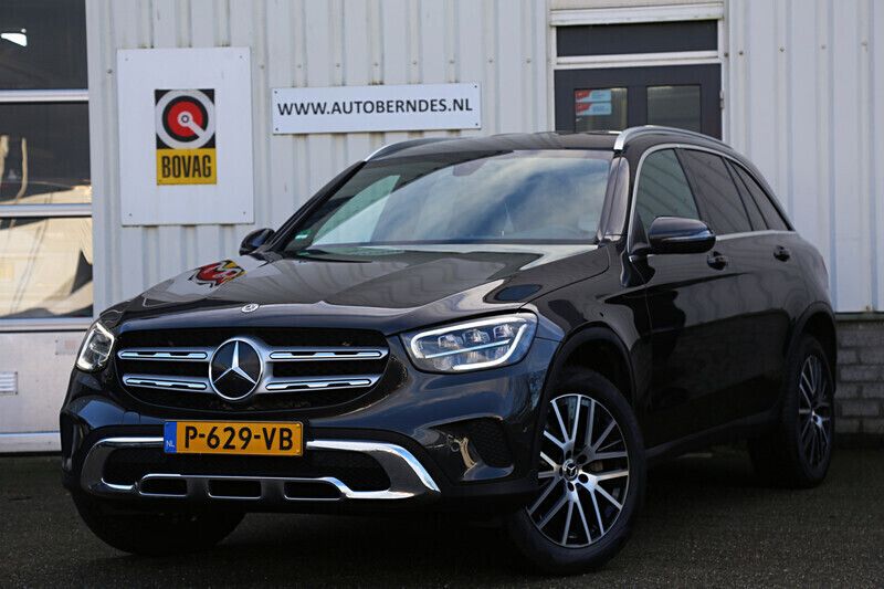Grijs Gebruikt 2022 Mercedes GLC300e Luxury SUV | € 46.900 (Iets duurder) - Afbeelding 1/4