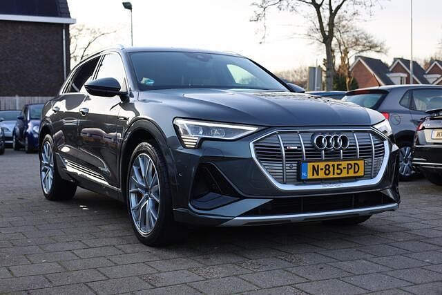 Occasion Audi e-tron S-Line 300 kW (408 PK) 2021 Grijs (metallic) SUV