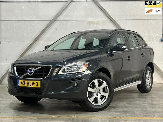 Grijs Gebruikt 2009 Volvo XC60 Momentum SUV | € 10.995 (Eerlijke prijs) - Afbeelding 1/4