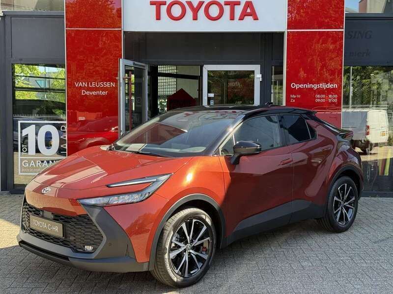Oranje Nieuw 2025 Toyota C-HR SUV | € 42.885 (Eerlijke prijs) - Afbeelding 1/4