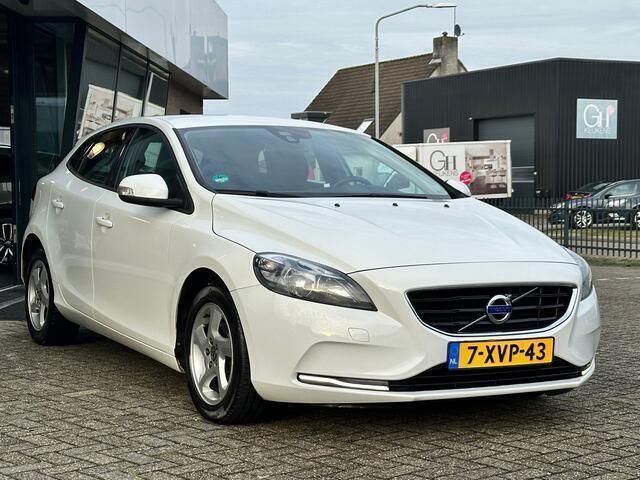 Occasion Volvo V40 Business Edition 114 PK (83 kW) 2014 Wit Stationwagen
