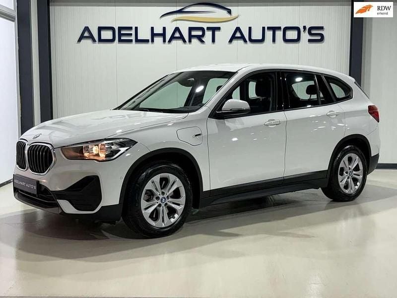 Wit Occasion 2022 BMW X1 Executive SUV | € 22.950 (Super prijs) - Afbeelding 1/4