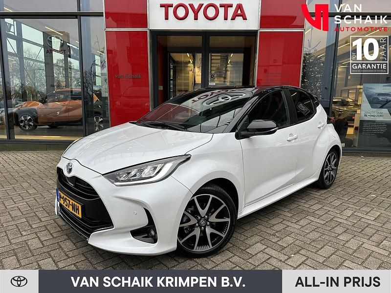 Wit Occasion 2022 Toyota Yaris Executive Hatchback | € 24.440 (Eerlijke prijs) - Afbeelding 1/4
