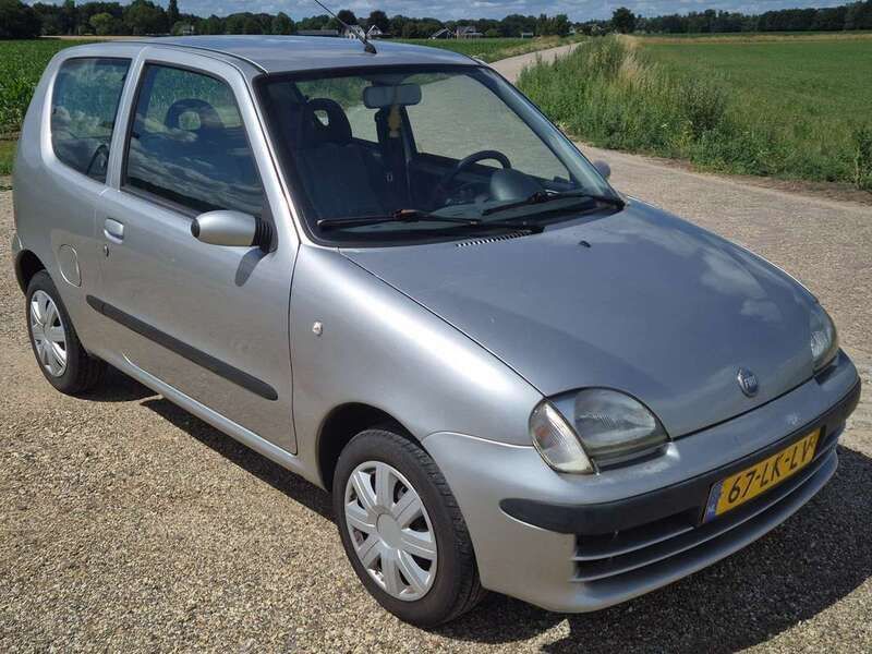 Grijs Gebruikt 2003 Fiat Seicento Hatchback | € 850 (Eerlijke prijs) - Afbeelding 1/4