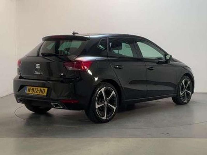 Zwart Gebruikt 2021 Seat Ibiza Business Hatchback | € 17.000 (Iets duurder) - Afbeelding 1/4