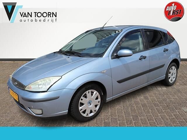 Grijs Gebruikt 2005 Ford Focus Futura Hatchback | € 1.750 (Goede deal) - Afbeelding 1/4