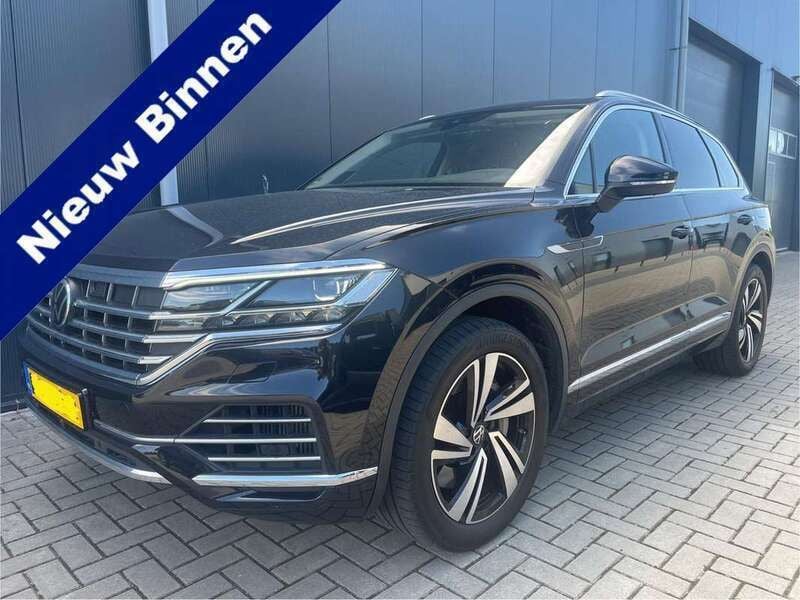 Zwart, metallic lak Gebruikt 2020 VW Touareg SUV | € 51.950 (Super prijs) - Afbeelding 1/4