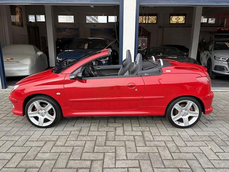 Occasion Peugeot 206 109 PK (80 kW) 2006 Rood Cabriolet