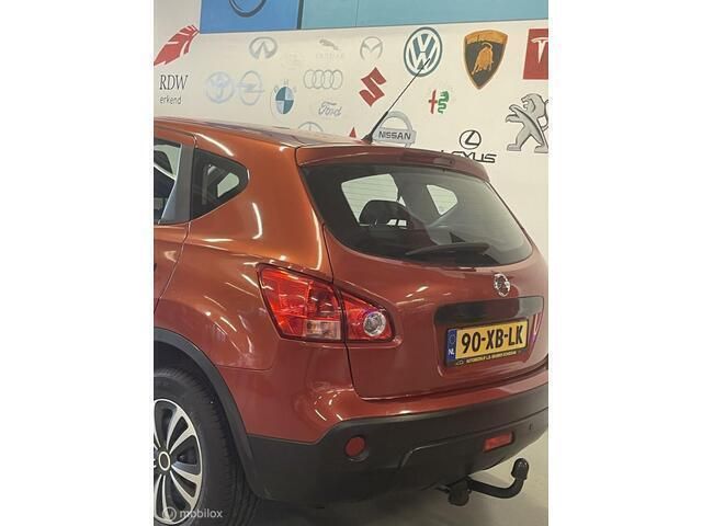 Rood Gebruikt 2007 Nissan Qashqai Visia SUV | € 5.500 (Eerlijke prijs) - Afbeelding 1/4