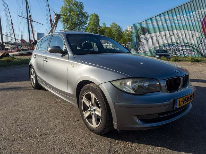 Grijs Gebruikt 2008 BMW 116 Hatchback | € 4.400 (Eerlijke prijs) - Afbeelding 1/4