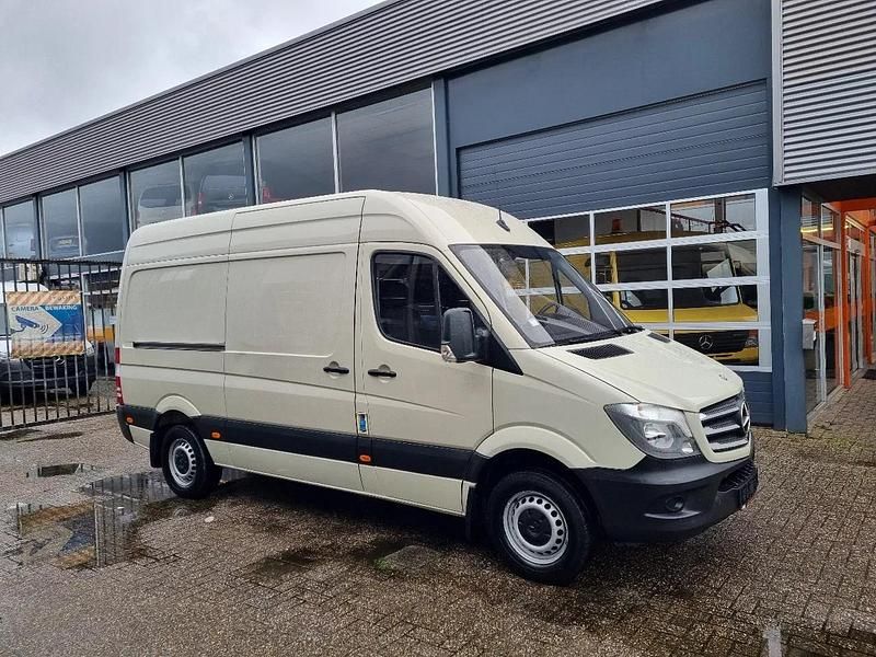 Beige Occasion 2018 Mercedes Sprinter Van | € 18.950 (Super prijs) - Afbeelding 1/4