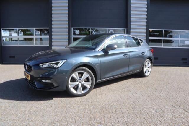 Grijs Gebruikt 2021 Seat Leon Business Stationwagen | € 21.440 (Eerlijke prijs) - Afbeelding 1/4