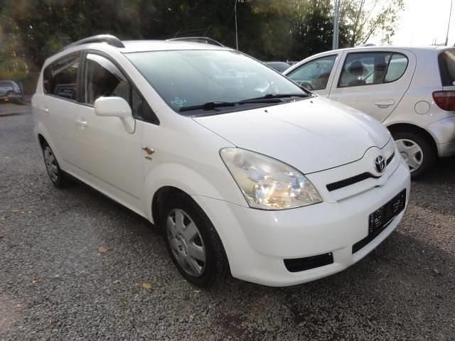 Wit Occasion 2005 Toyota Corolla Stationwagen | € 2.950 (Goede deal) - Afbeelding 1/4