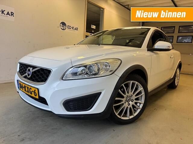 Wit (metallic) Occasion 2010 Volvo C30 Kinetic Hatchback | € 2.995 (Eerlijke prijs) - Afbeelding 1/4