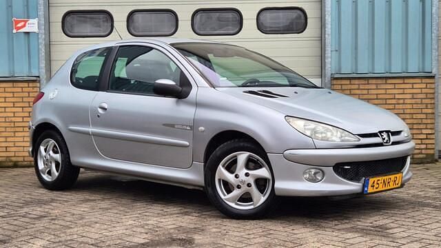 Occasion Peugeot 206 Quiksilver 89 PK (65 kW) 2004 Grijs Hatchback