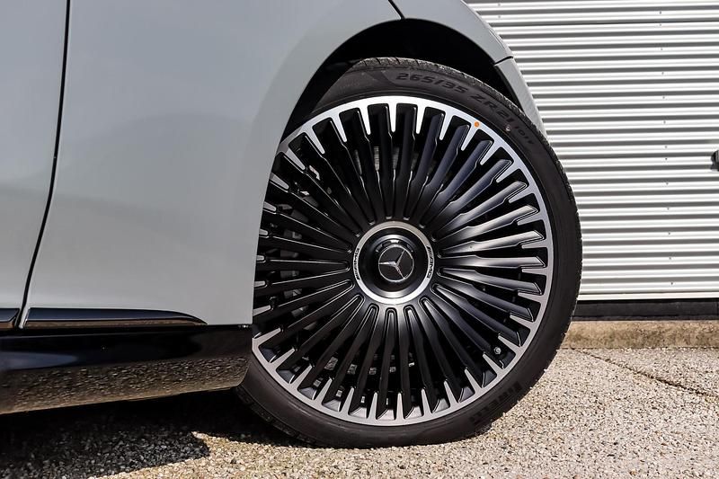 Nieuw Mercedes EQE AMG 43 Premium Plus 350 kW (476 PK) 2025 Grijs Sedan