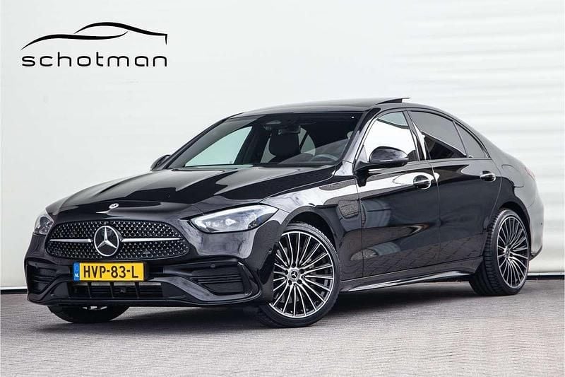 Zwart Gebruikt 2022 Mercedes C300e Premium Sedan | € 48.500 (Iets duurder) - Afbeelding 1/4