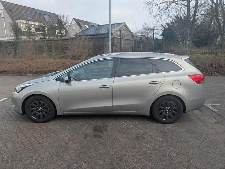 Occasion 2014 Kia Ceed Hatchback | € 6.000 (Goede deal) - Afbeelding 1/4