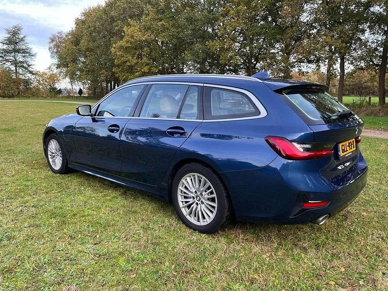 Occasion BMW 330 Executive 184 PK (135 kW) 2021 Blauw Stationwagen