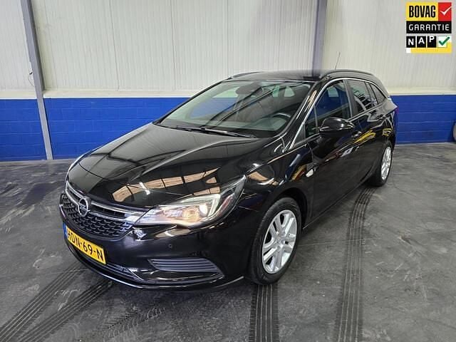Zwart Gebruikt 2018 Opel Astra Business Stationwagen | € 11.950 (Eerlijke prijs) - Afbeelding 1/4