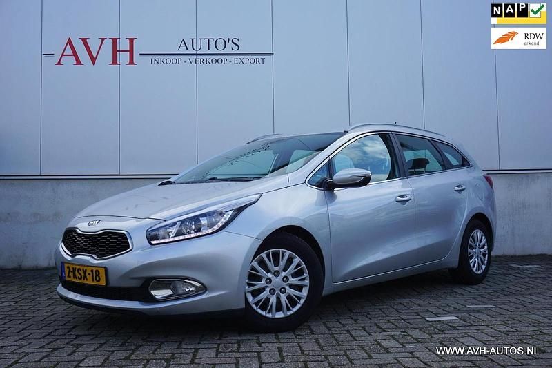 Grijs (metallic) Gebruikt 2013 Kia Ceed Sportswagon Stationwagen | € 6.950 (Eerlijke prijs) - Afbeelding 1/4