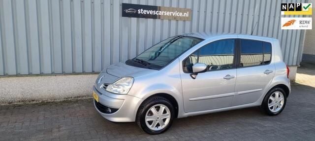 Grijs Gebruikt 2008 Renault Modus Dynamique MPV | € 2.950 (Eerlijke prijs) - Afbeelding 1/4