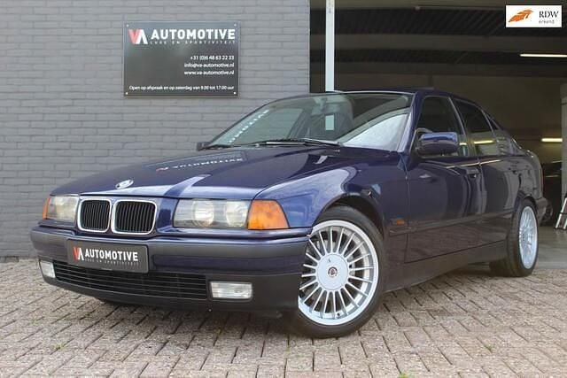 Blauw Gebruikt 1994 BMW 325 Executive Sedan | € 15.980 - Afbeelding 1/4