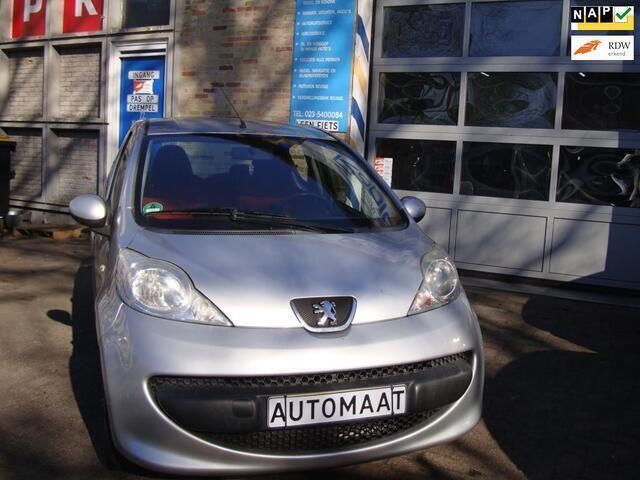 Grijs Gebruikt 2008 Peugeot 107 Urban Move Hatchback | € 4.200 (Iets duurder) - Afbeelding 1/4