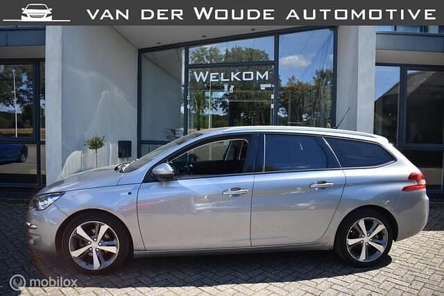 Grijs Gebruikt 2016 Peugeot 308 Allure Hatchback | € 6.750 (Goede deal) - Afbeelding 1/4