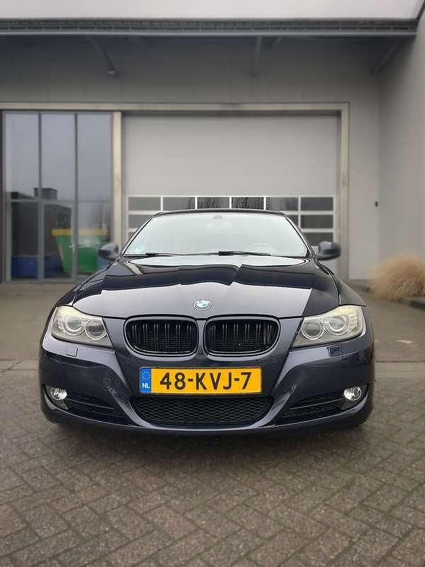 Blauw Occasion 2010 BMW 330 Stationwagen | € 9.900 (Goede deal) - Afbeelding 1/4