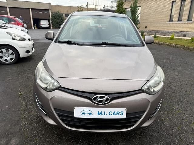 Bruin Occasion 2013 Hyundai i20 Classic Hatchback | € 4.500 (Eerlijke prijs) - Afbeelding 1/4