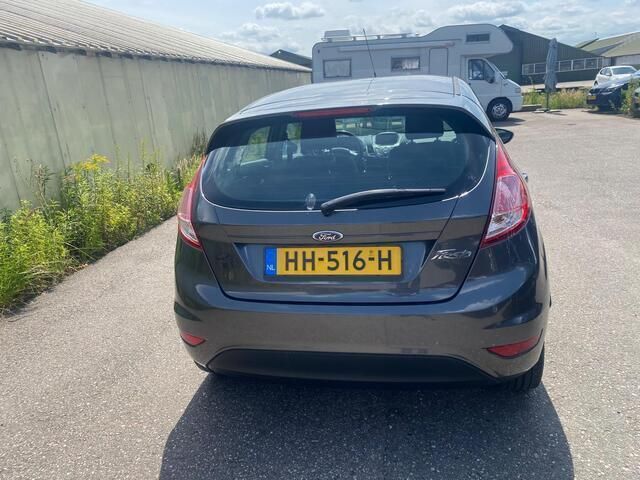 Occasion Ford Fiesta Style 65 PK (47 kW) 2015 Grijs Hatchback