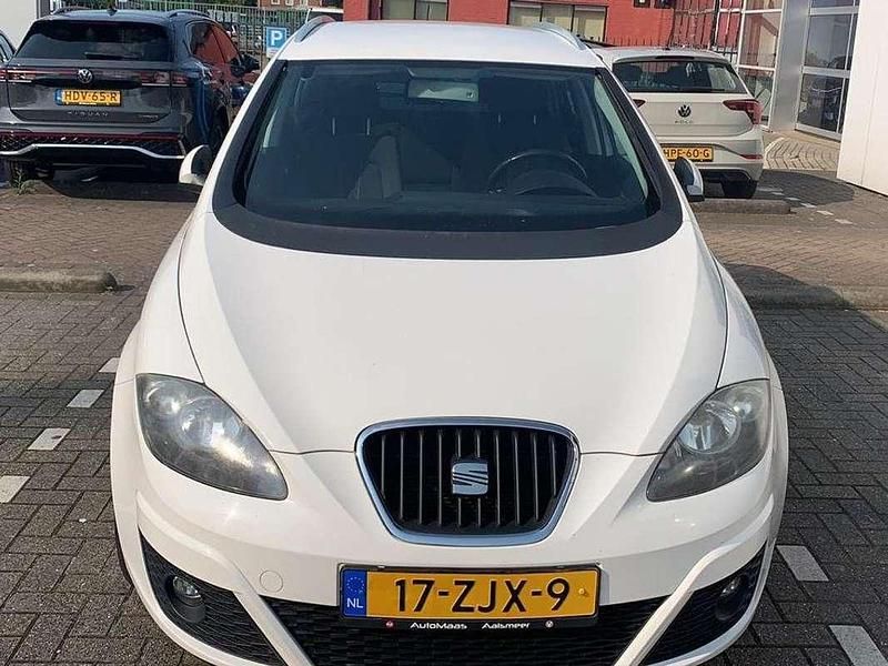 Wit Gebruikt 2012 Seat Altea XL Copa MPV | € 3.300 (Goede deal) - Afbeelding 1/4