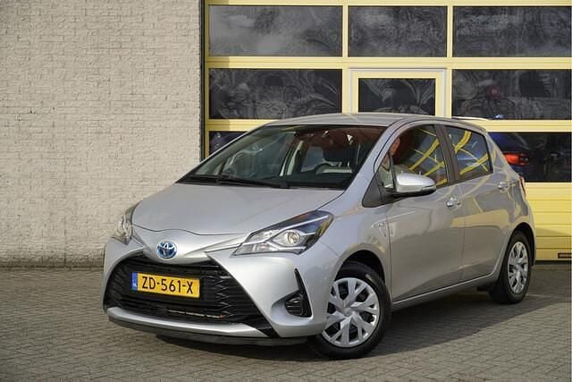 Occasion Toyota Yaris Active 61 PK (44 kW) 2019 Grijs Hatchback