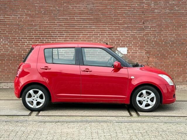Occasion Suzuki Swift Exclusive 93 PK (68 kW) 2006 Rood Hatchback