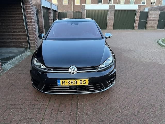 Occasion VW Golf VII R 301 PK (221 kW) 2016 Zwart Hatchback
