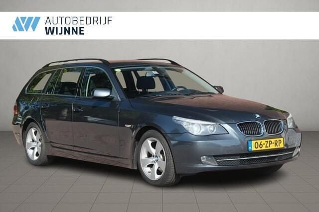 Grijs Occasion 2008 BMW 523 Executive Stationwagen | € 3.400 (Super prijs) - Afbeelding 1/4
