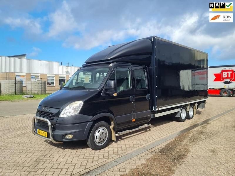 Zwart Gebruikt 2013 Iveco Daily Sedan | € 19.000 - Afbeelding 1/4