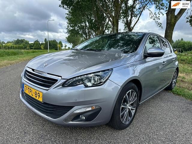 Grijs Gebruikt 2014 Peugeot 308 Premium Hatchback | € 5.499 (Eerlijke prijs) - Afbeelding 1/4