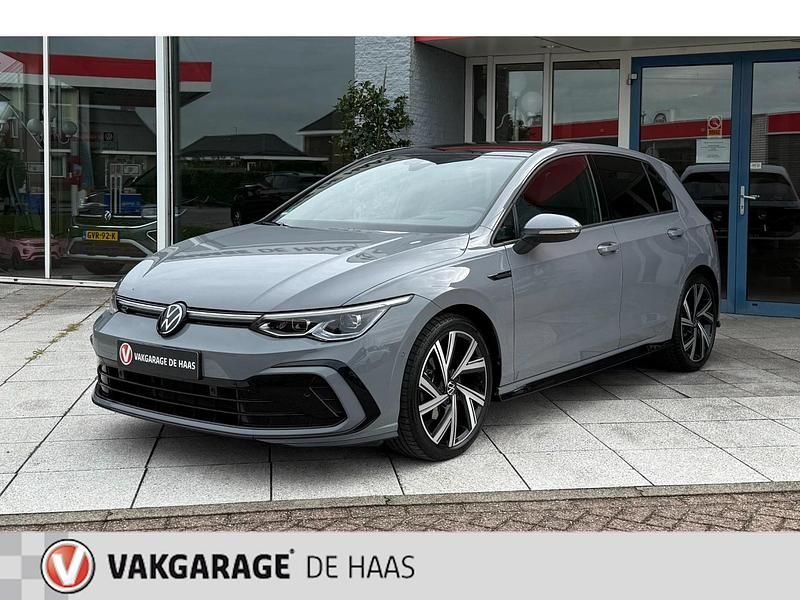 Grijs Gebruikt 2024 VW Golf VIII Business Hatchback | € 36.750 - Afbeelding 1/4