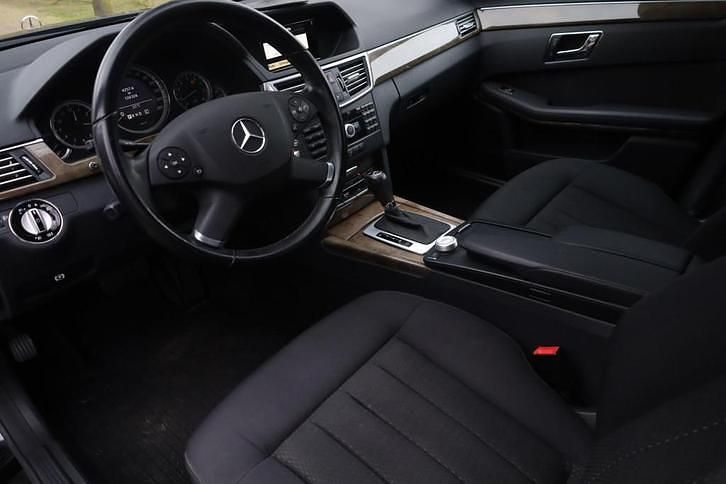Occasion Mercedes E250 Elegance 204 PK (150 kW) 2009 Zwart Sedan