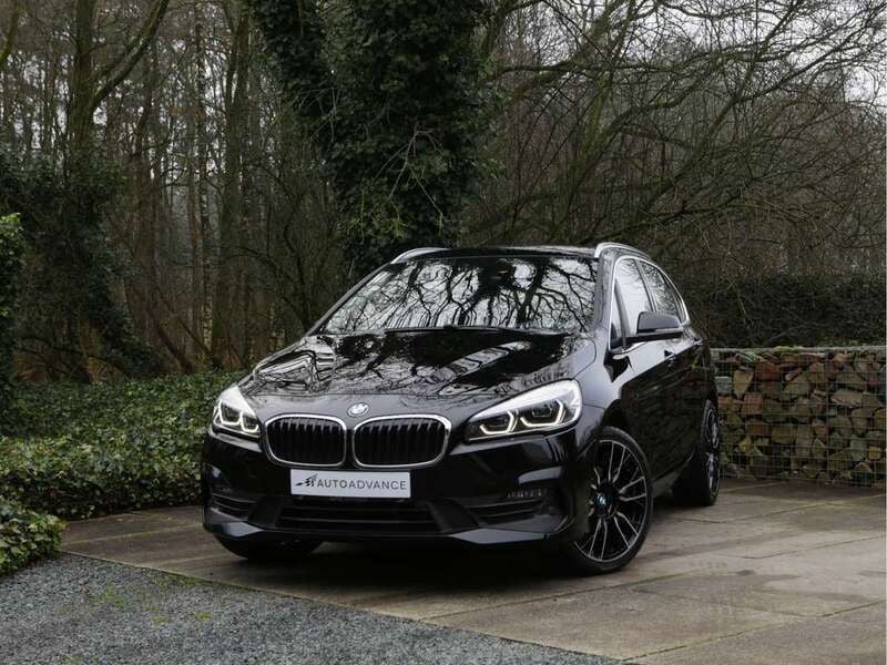 Zwart Gebruikt 2021 BMW 218 Active Tourer MPV | € 21.950 (Goede deal) - Afbeelding 1/4