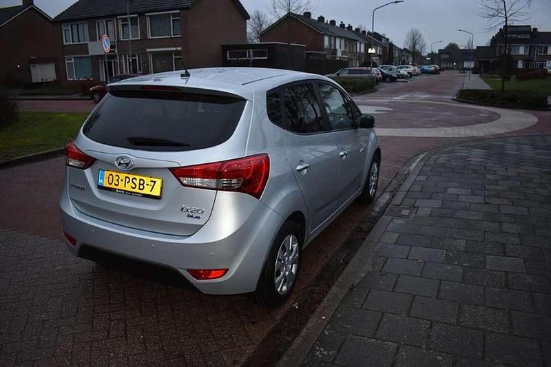 Occasion Hyundai ix20 125 PK (91 kW) 2011 Grijs (metallic) Hatchback