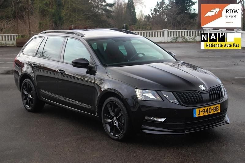 Zwart Occasion 2020 Skoda Octavia Business Line Stationwagen | € 17.850 (Eerlijke prijs) - Afbeelding 1/4